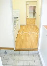 玄関　※別部屋参考写真