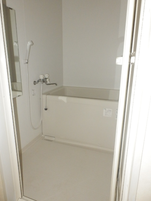 バス・シャワールーム　バストイレ別です