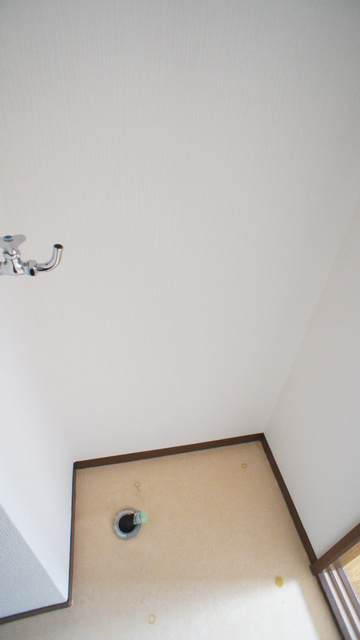 その他　室内洗濯機置場♪雨でも安心してお洗濯できます！