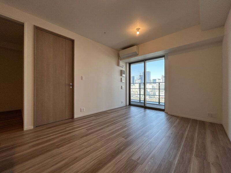 居室・リビング　※別部屋の参考写真です。