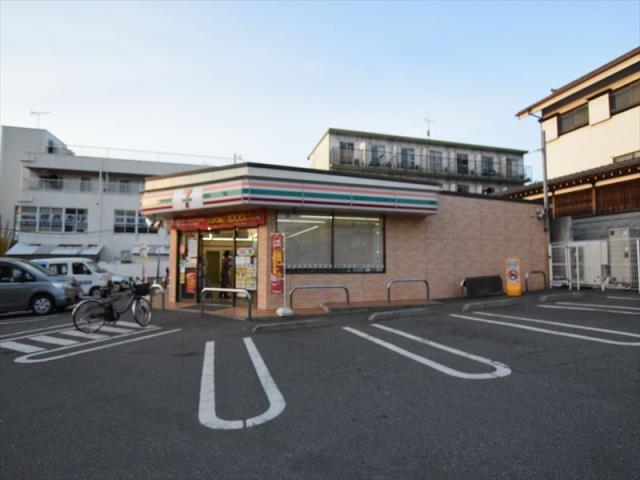 コンビニ　セブンイレブン（コンビニ）まで1305m