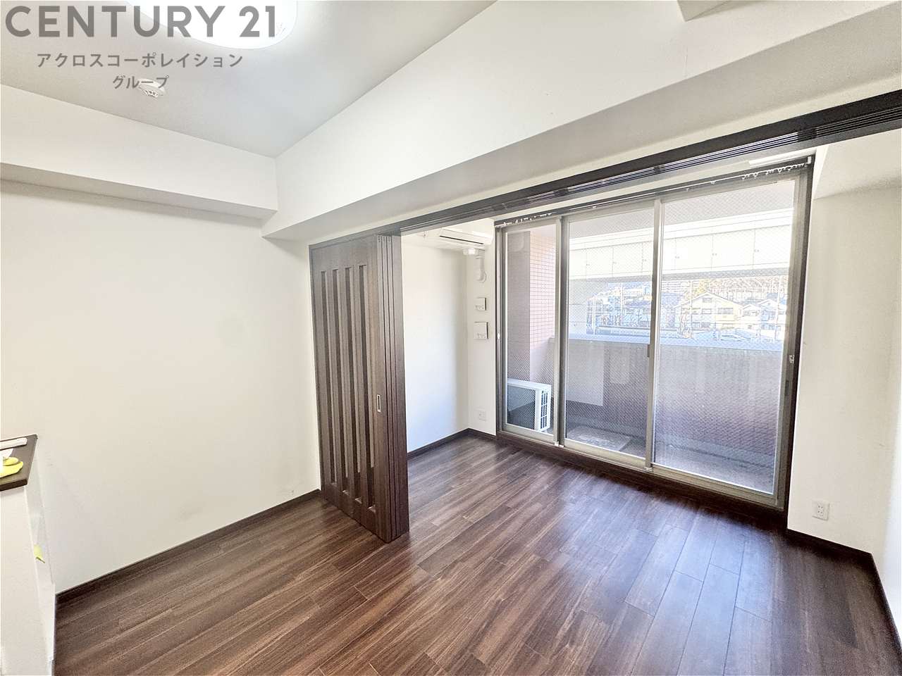 居室・リビング　エアコン付きで快適に過ごせます♪