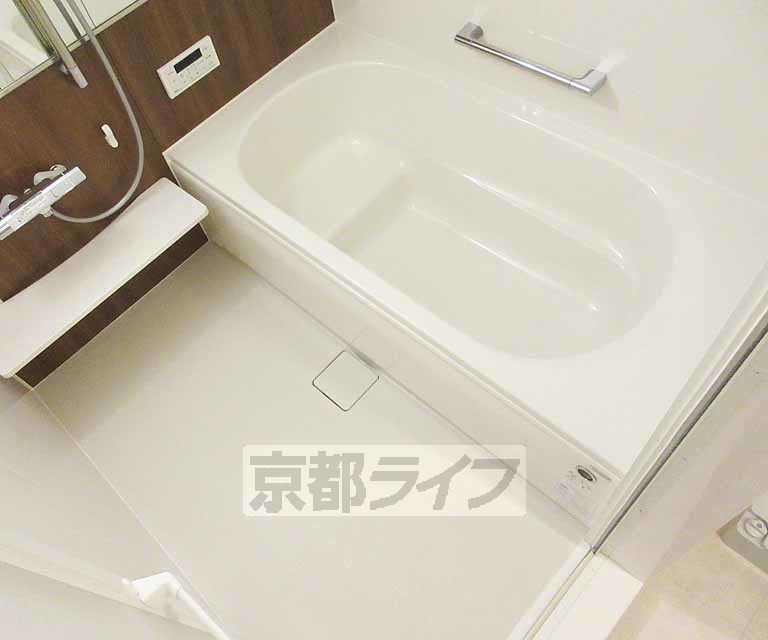 バス・シャワールーム　リラックスできるバスルーム・