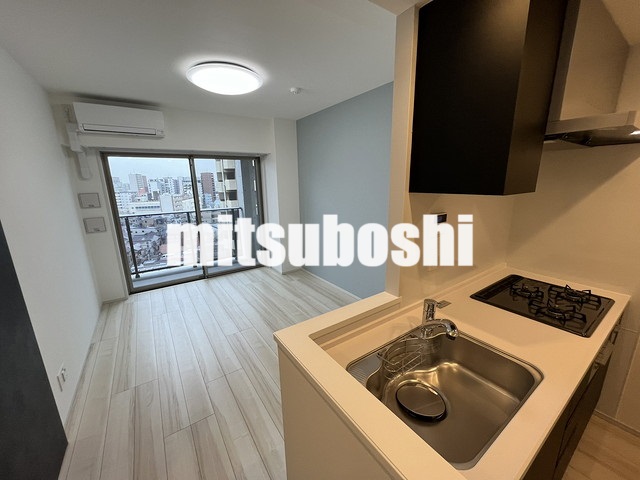 居室・リビング　同間取り別階写真含みます。