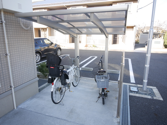 その他共有部分　★敷地内に屋根付き駐輪場がございます★