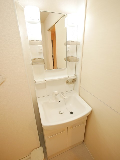 洗面設備　★お出掛けの際の準備に便利な独立洗面台です★