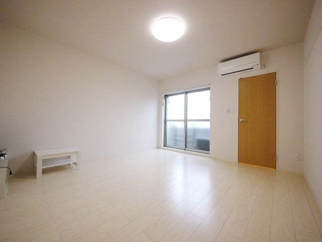 居室・リビング　★明るい洋室★