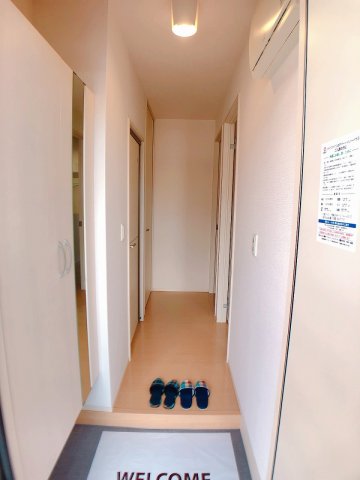玄関　玄関ホールにトールタイプのシューズBOX付