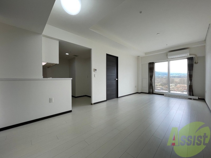 居室・リビング　広くてきれいなリビングです！快適に過ごせそうですね。