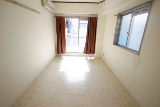 居室・リビング　※別部屋の写真です