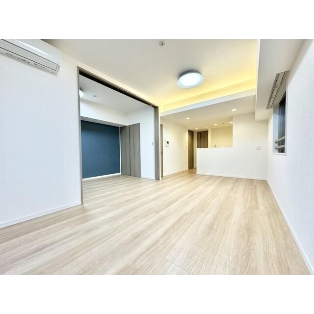 居室・リビング　※全て別号室（１LDK）のお写真。内装等参考にしてください。