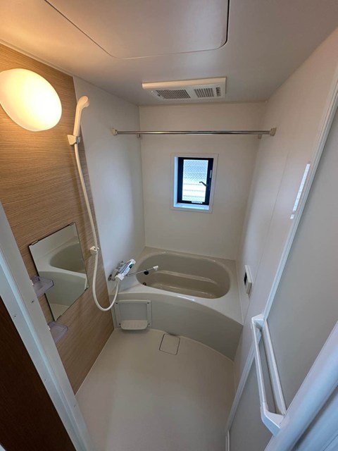 バス・シャワールーム　追い焚き機能・浴室暖房乾燥機付きバスルーム♪雨の日のお洗濯に