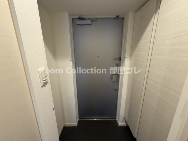 玄関　※同物件他部屋写真 反転、色違いの場合有 現況優先