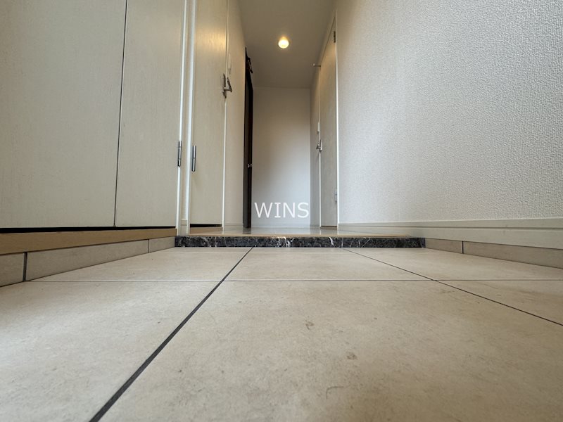 玄関　※別部屋参考写真です。