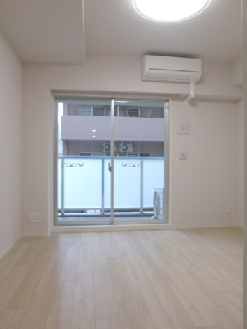 居室・リビング　【アーバネックス谷町II】使いやすい居間です