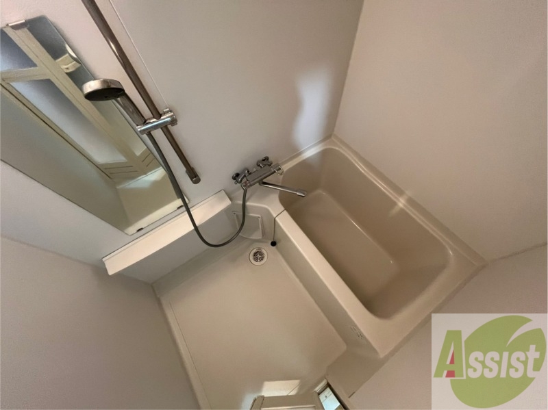 バス・シャワールーム　お風呂になります。一日の疲れを癒してくださいね。