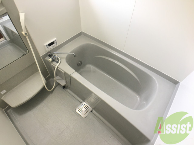 バス・シャワールーム　追い炊きも付いているので、ゆったりできそうですね