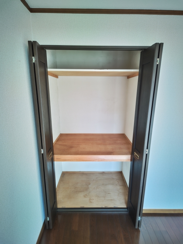 収納　洋室6帖の収納開放