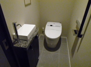 トイレ　トイレ