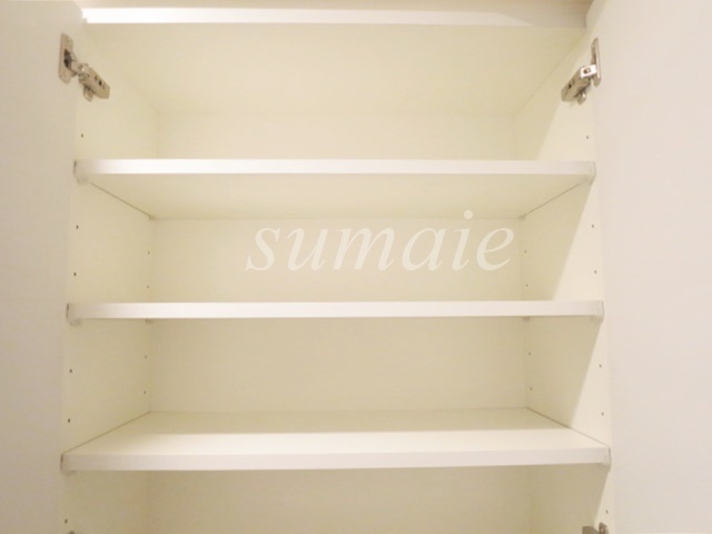 玄関　シューズボックス上部。