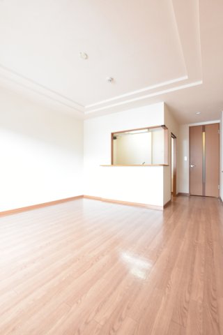 居室・リビング　別号室の写真です。ご参考までに