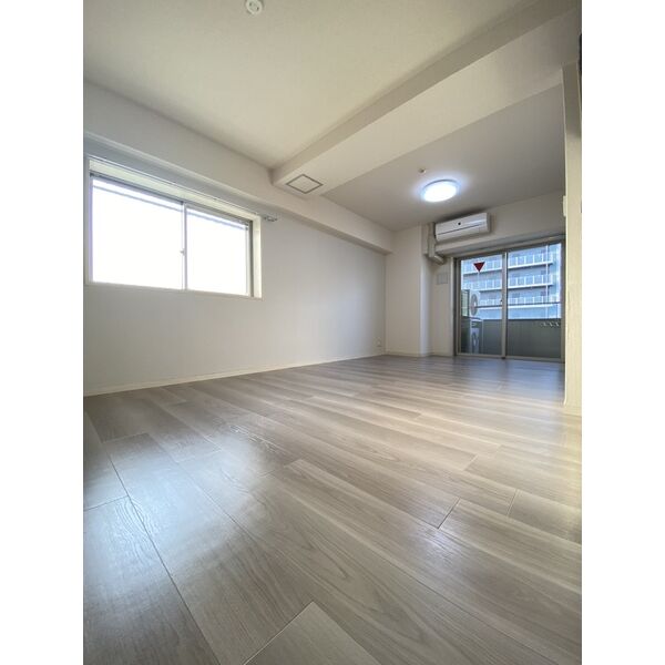 居室・リビング　ゼウス難波プレミアム　リビング