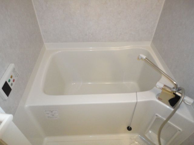 バス・シャワールーム　１日の疲れを洗い流す癒しの空間です