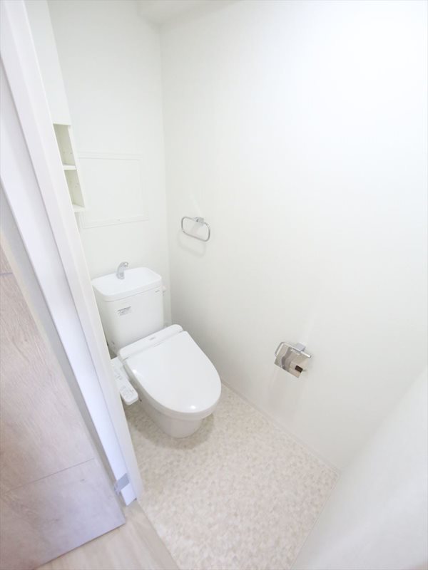 トイレ　温水洗浄暖房便座付トイレ