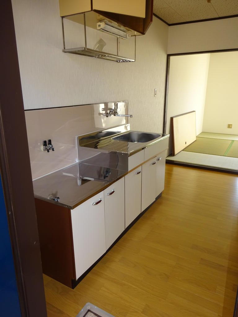 キッチン　お手入れしやすい化粧パネルに仕上げ