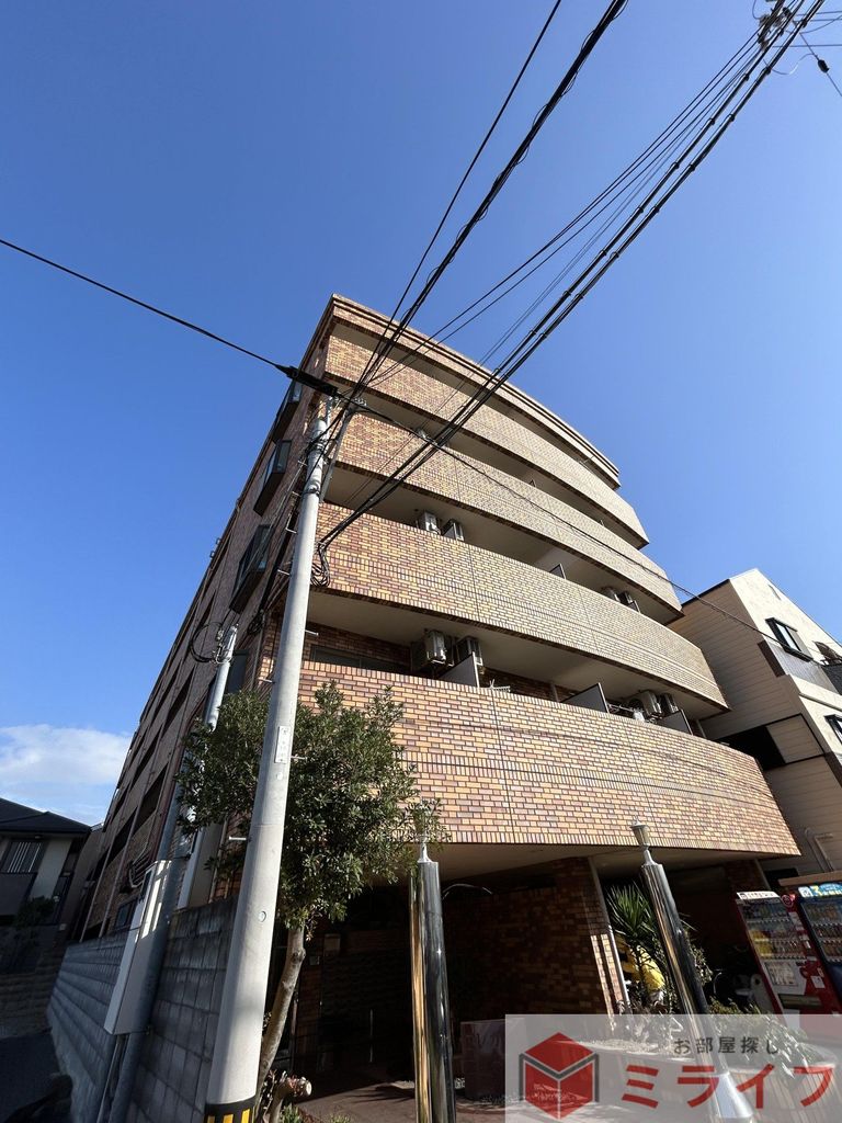 建物外観　周辺環境と調和した、安心感のある外観デザイン