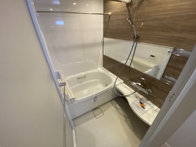 バス・シャワールーム　浴室乾燥・追い炊き機能付きのバスルーム♪