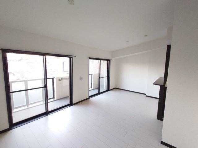 居室・リビング　別号室参考写真