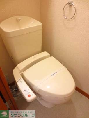 トイレ　温水洗浄便座付き