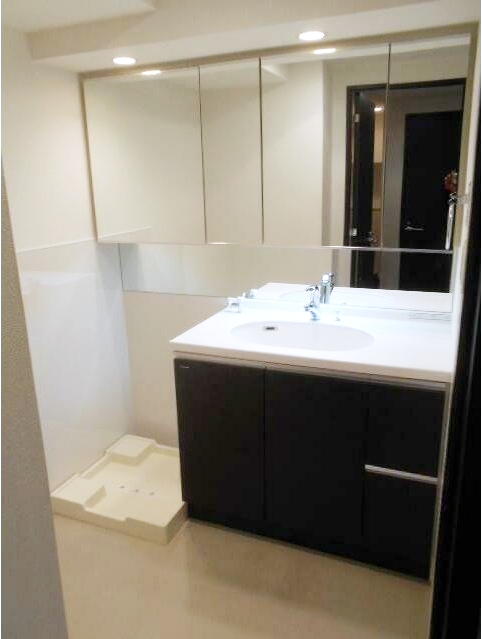 洗面設備　身支度に便利な洗面台♪