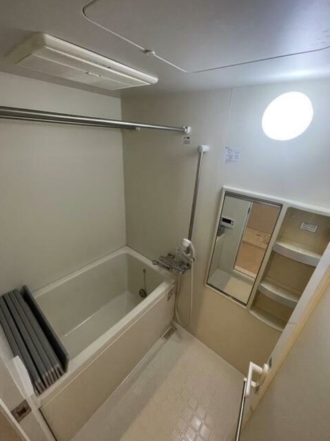 バス・シャワールーム　バスルーム