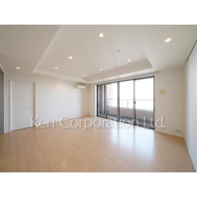 居室・リビング　同タイプ26階のお部屋を撮影。仕様が異なることがあります。