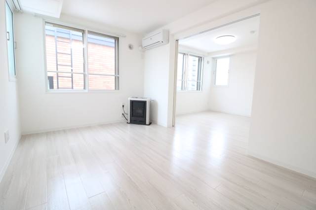 居室・リビング　明るいリビング♪