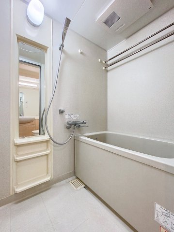 バス・シャワールーム　バス・トイレ別です。