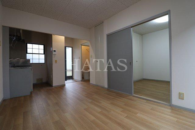 居室・リビング　同物件別部屋です。