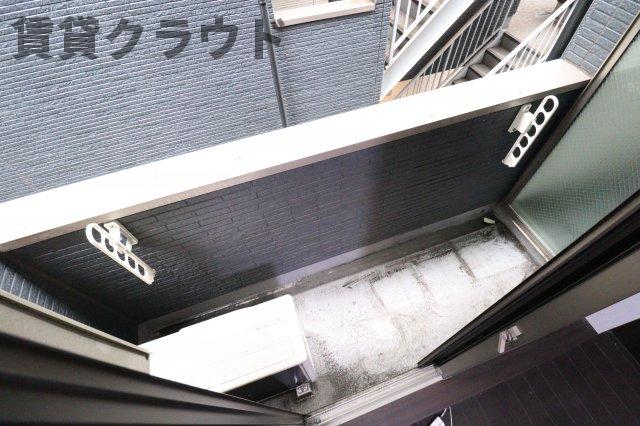 バルコニー　バルコニーからの眺めを楽しみながら食事をしませんか