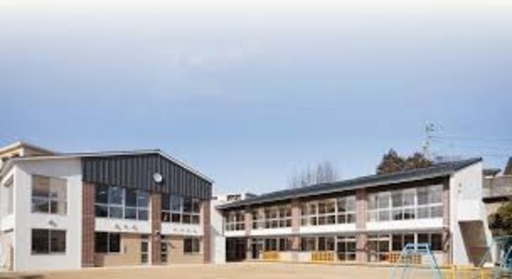 幼稚園・保育園　しらゆり幼稚園（幼稚園・保育園）まで425m