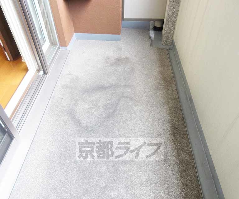 バルコニー　バルコニーも広々としています。