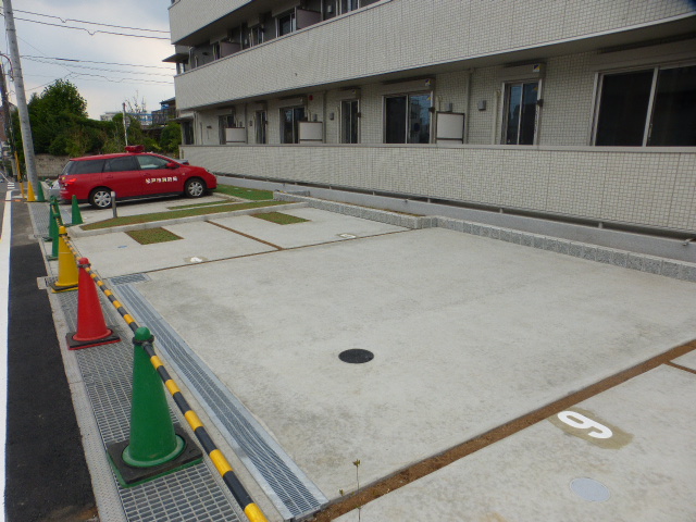 駐車場　敷地内駐車場　＊要、空車確認