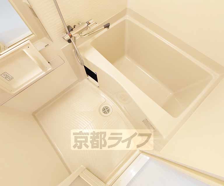 バス・シャワールーム　ゆったりくつろげるお風呂です。