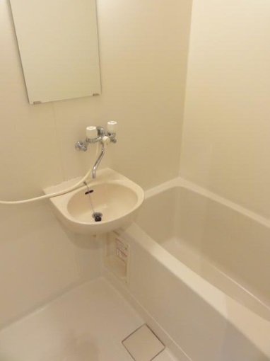 バス・シャワールーム　別部屋参考写真