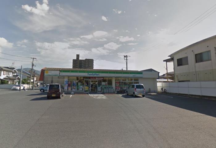 コンビニ　ファミリーマート三原宮沖店（コンビニ）まで840m