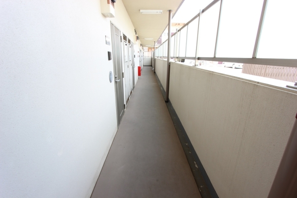 ロビー　通路