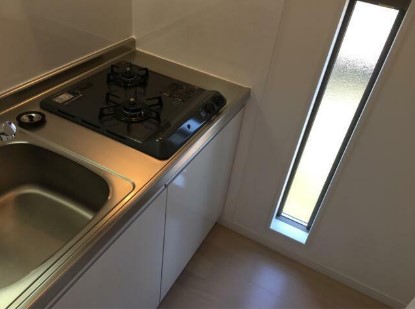 キッチン　別部屋参考写真となります
