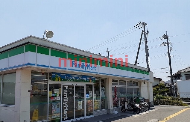 コンビニ　ファミリーマート高槻浦堂店（コンビニ）まで140m