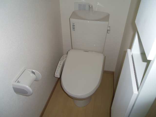 トイレ　※同物件、別部屋になります。